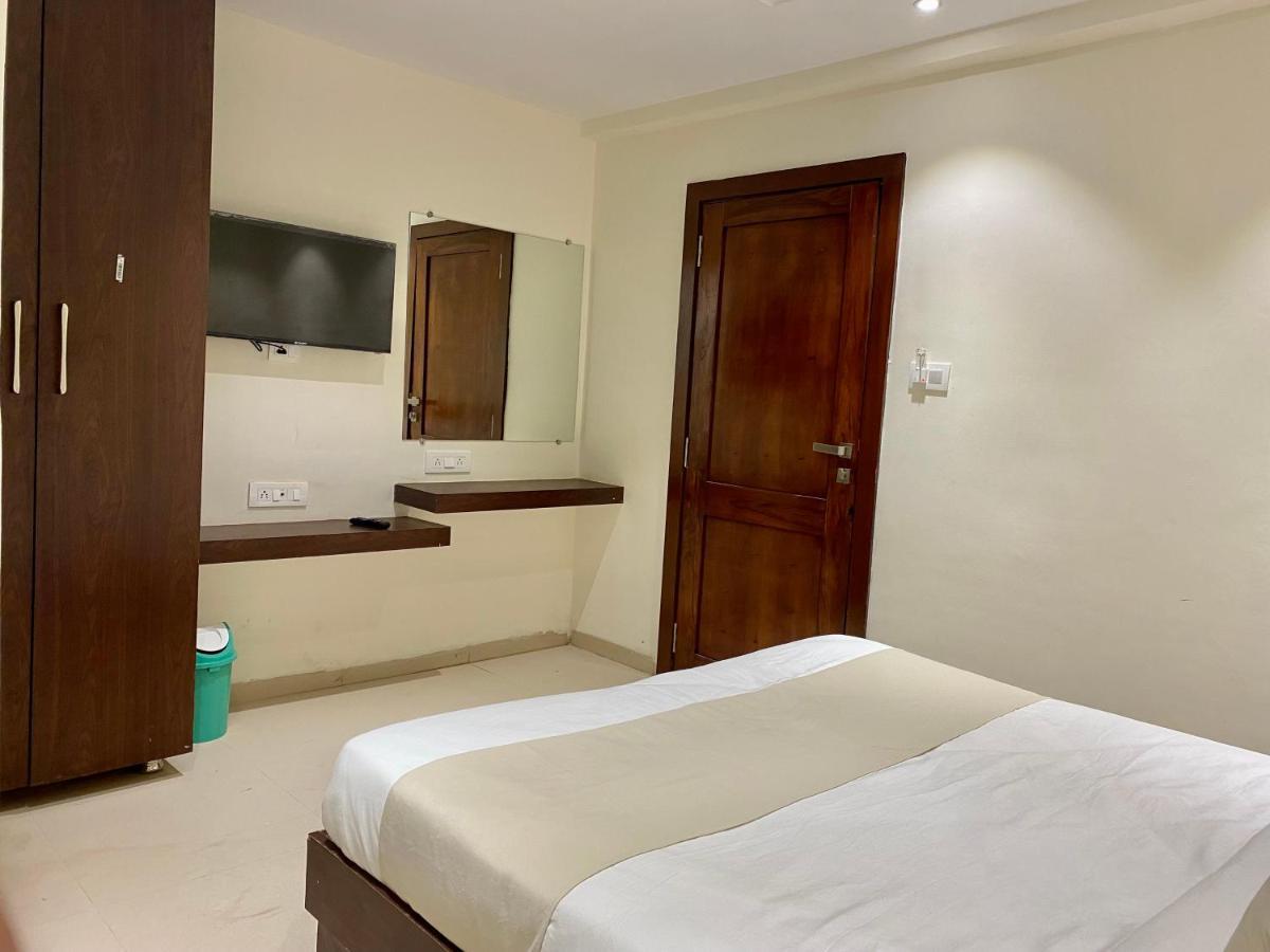 Hotel Vrindavan Palace Indaur Kültér fotó