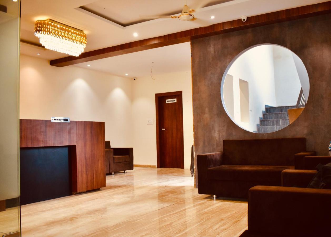 Hotel Vrindavan Palace Indaur Kültér fotó