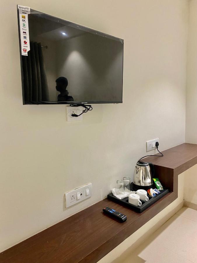 Hotel Vrindavan Palace Indaur Kültér fotó