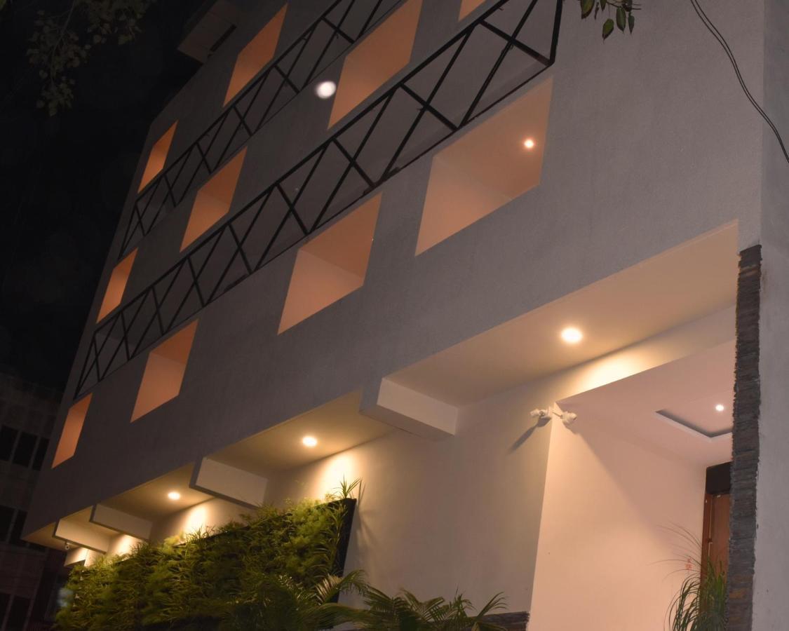 Hotel Vrindavan Palace Indaur Kültér fotó