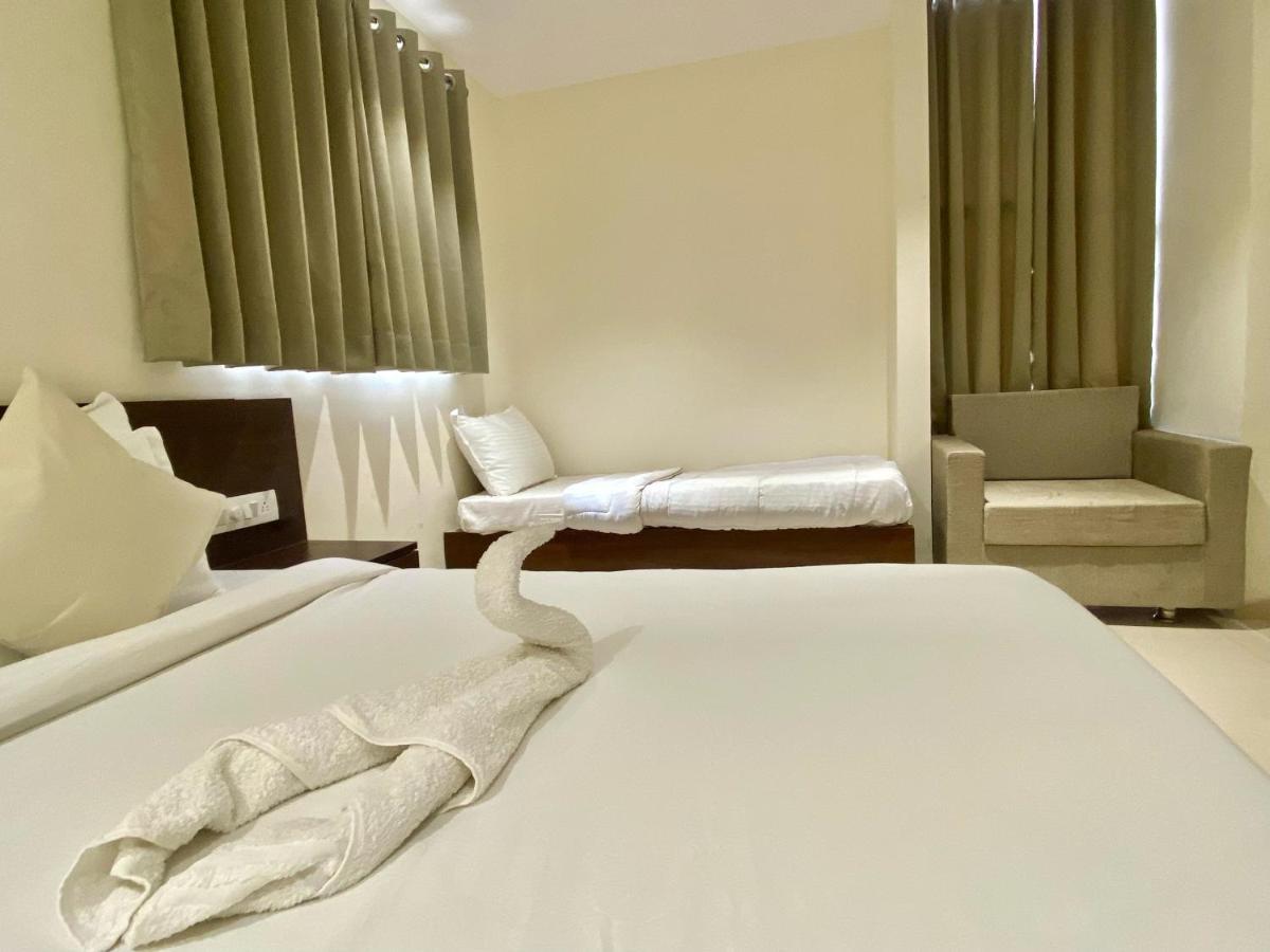 Hotel Vrindavan Palace Indaur Kültér fotó