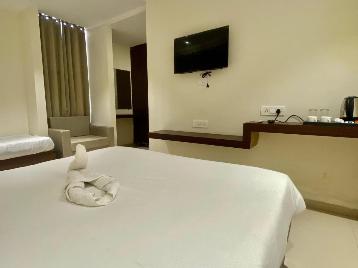 Hotel Vrindavan Palace Indaur Kültér fotó