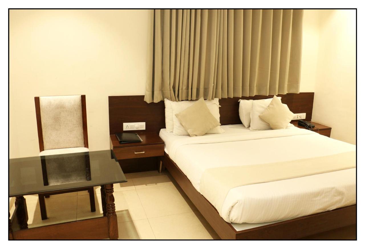 Hotel Vrindavan Palace Indaur Kültér fotó