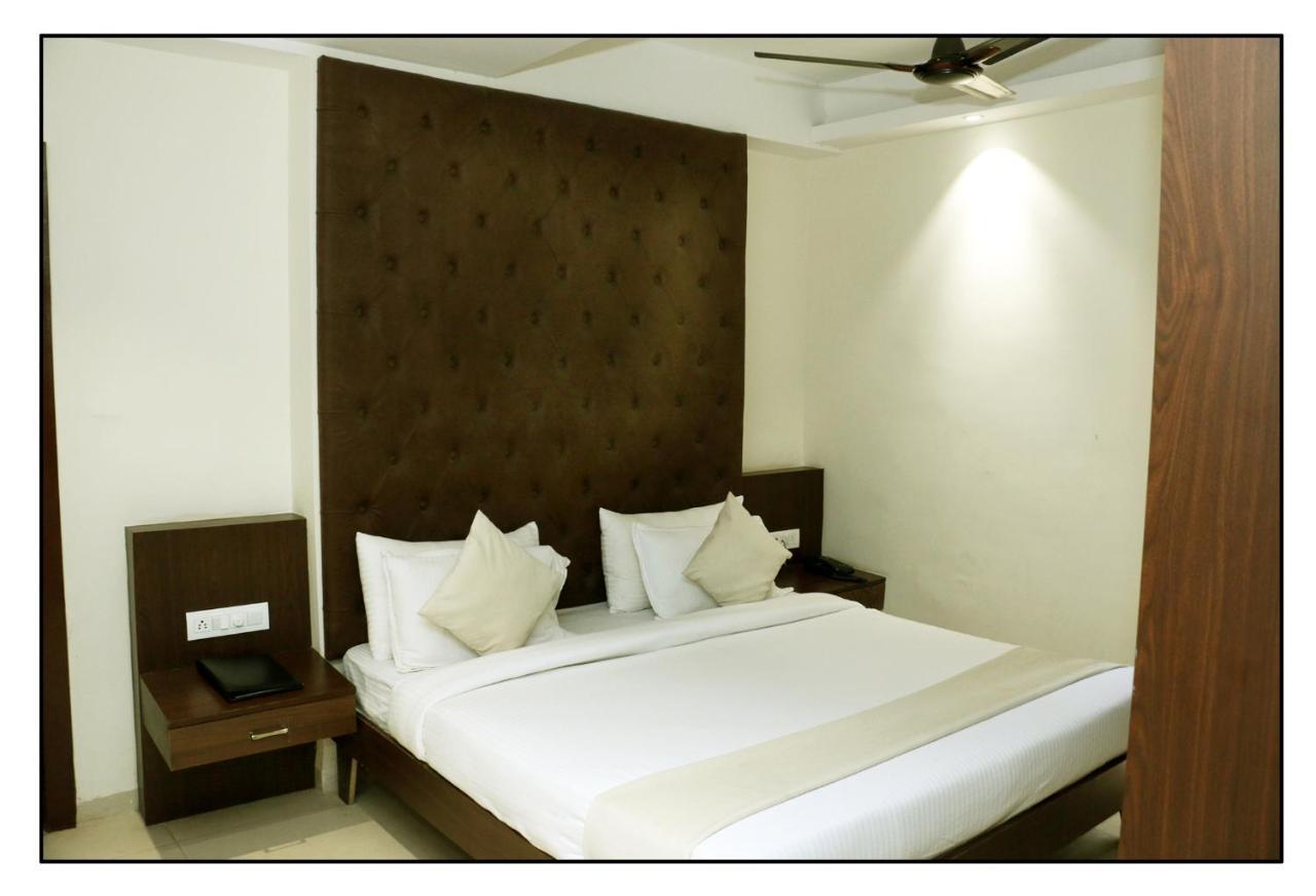 Hotel Vrindavan Palace Indaur Kültér fotó